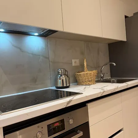 Apartament Kontakt *