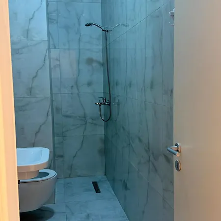 Kontakt Tirana