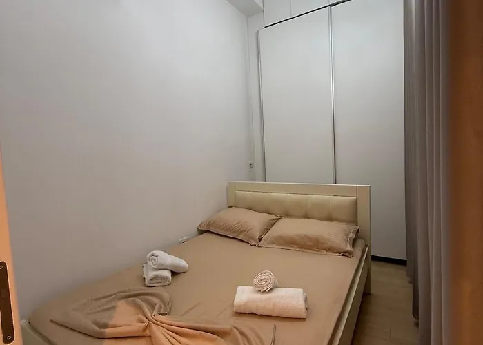 Kontakt טיראנה