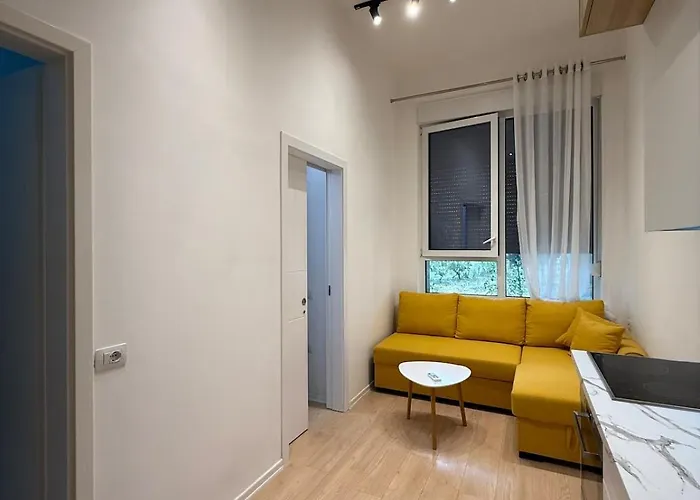 Kontakt דירה טיראנה